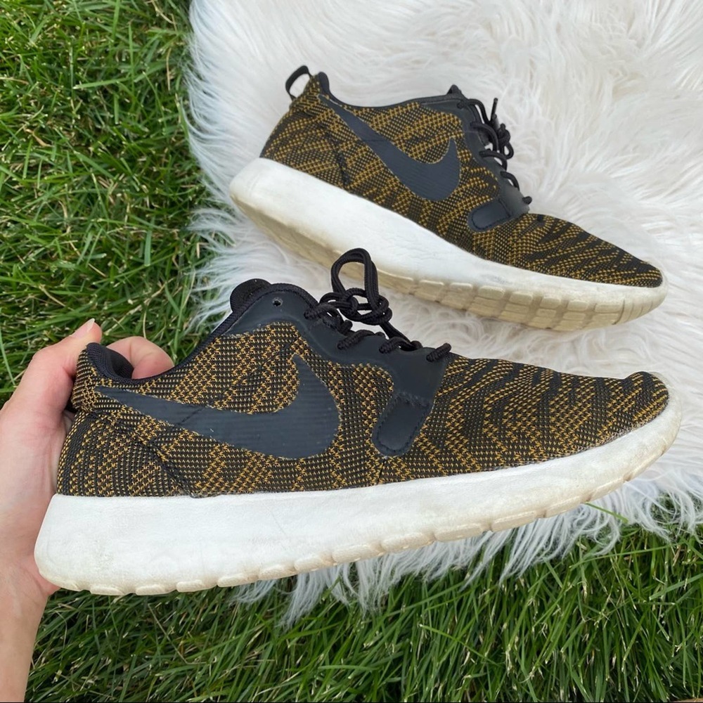 NIKE WMNS ROSHERUN KJCRD "BRONZINE" 8